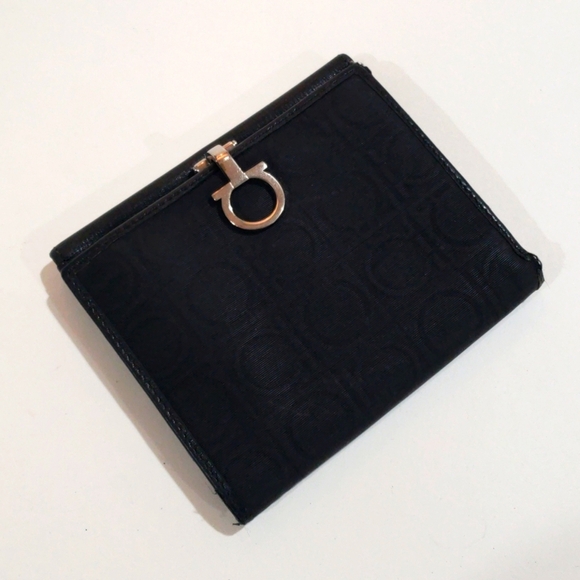 Luxury Salvatore Ferragamo Coin Wallet – Canvas & Black Leather, Gancini Clip - Picture 4 of 15